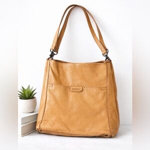 Leather Hobo Shoulder Bag in Tan